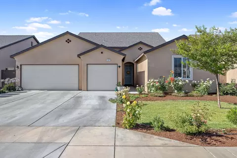 1977 Sherbrook Ave, Tulare, CA 93274