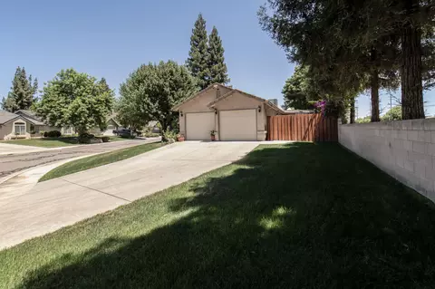 Exterior - 1809 Evergreen Ct, Visalia, CA 93292 photo 5 of 9
