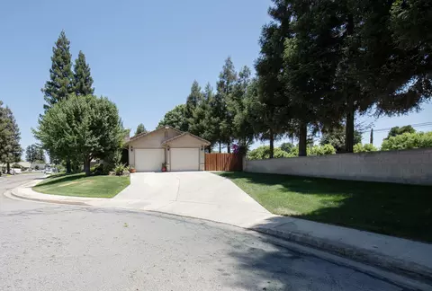 Exterior - 1809 Evergreen Ct, Visalia, CA 93292 photo 6 of 9