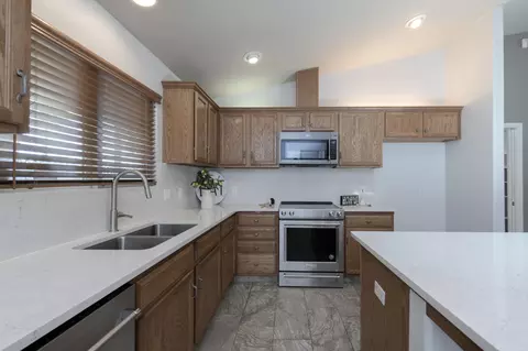 Kitchen - 1809 Evergreen Ct, Visalia, CA 93292 photo 2 of 3
