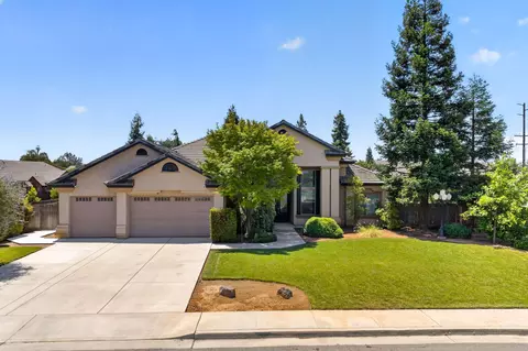 1567 Shelly Ln, Porterville, CA 93257