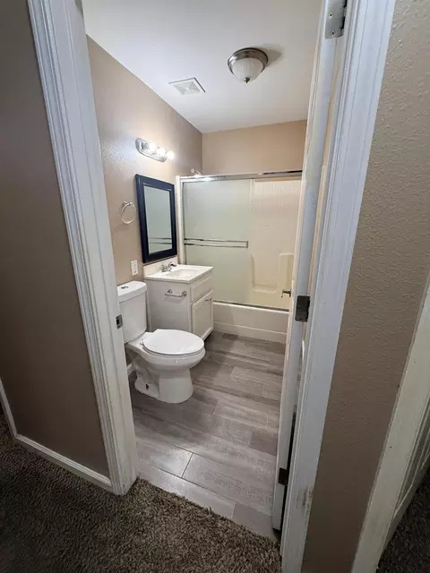 613 Follett St, Lemoore, CA 93245 photo 4