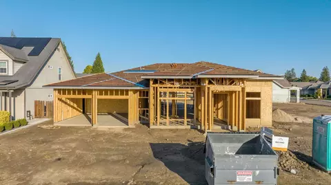 Exterior - 4250 S Silvervale St, Visalia, CA 93277 photo 5 of 6