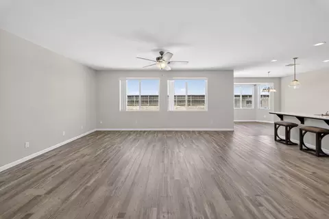 Living - 3272 Spring Sails Ave, Tulare, CA 93274 photo 2 of 5