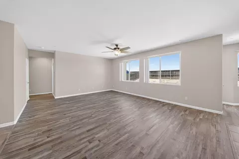 Living - 3272 Spring Sails Ave, Tulare, CA 93274 photo 3 of 5