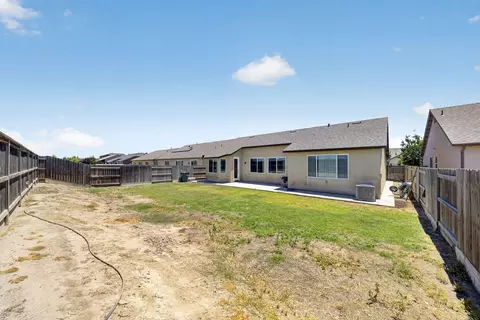 Exterior - 3272 Spring Sails Ave, Tulare, CA 93274 photo 5 of 6