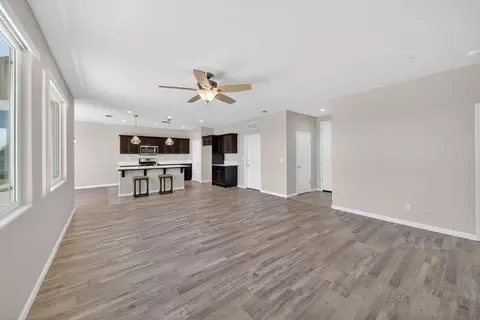 Living - 3272 Spring Sails Ave, Tulare, CA 93274 photo 4 of 5