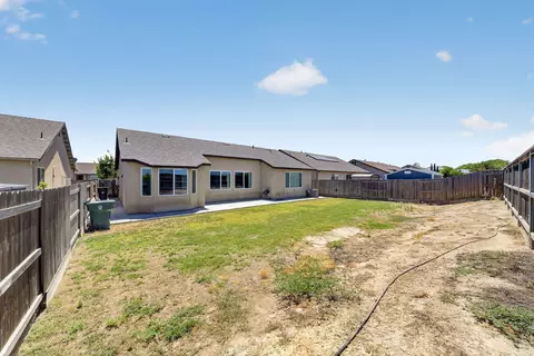 Exterior - 3272 Spring Sails Ave, Tulare, CA 93274 photo 3 of 6