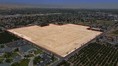 W Hickory Street, Lindsay, CA 93247