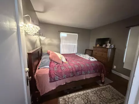 Bedroom - 1072 E Sycamore Ave E, Tulare, CA 93274 photo 2 of 3
