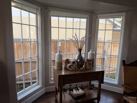 Entry Way - 1072 E Sycamore Ave E, Tulare, CA 93274 photo 2 of 5