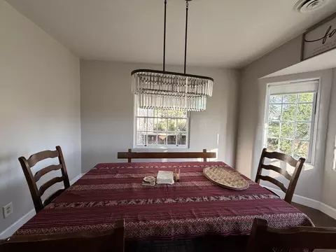 Dining - 1072 E Sycamore Ave E, Tulare, CA 93274 photo 2 of 2