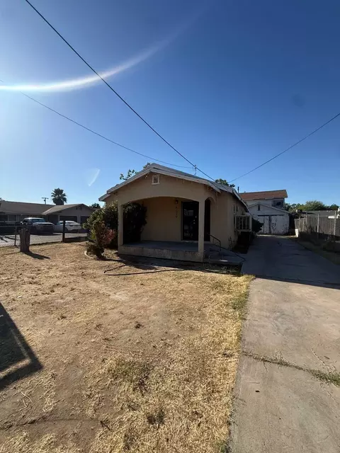 4079 E Heaton Ave, Fresno, CA 93702