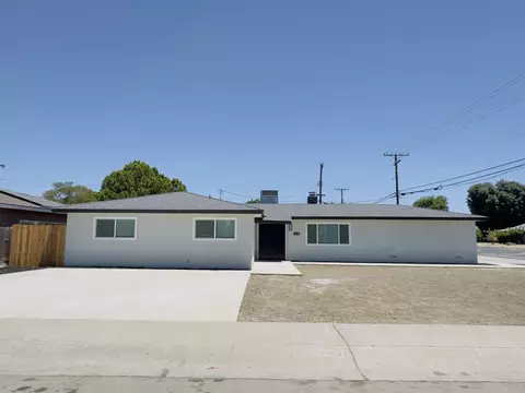 1138 S Valley St, Visalia, CA 93277
