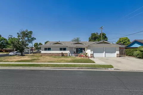 1306 Elaine Dr, Hanford, CA 93230