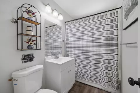 Bath - 119 Bryant Ct, Exeter, CA 93221 photo 1 of 2