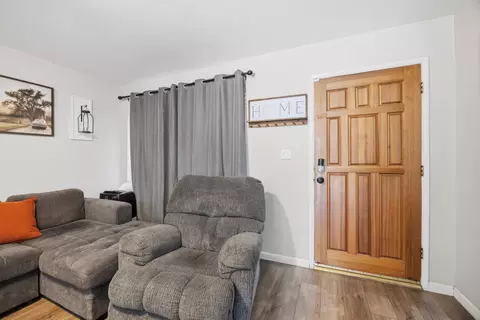 Entry Way - 119 Bryant Ct, Exeter, CA 93221 photo 2 of 3