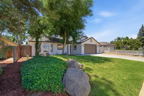 Exterior - 1345 E Vine Ct, Visalia, CA 93292 photo 4 of 8