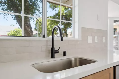 Kitchen - 1345 E Vine Ct, Visalia, CA 93292 photo 3 of 4