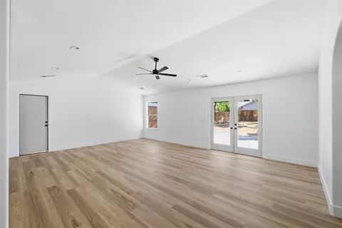 Living - 1345 E Vine Ct, Visalia, CA 93292 photo 4 of 5