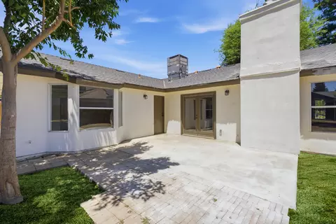 Exterior - 1345 E Vine Ct, Visalia, CA 93292 photo 6 of 8