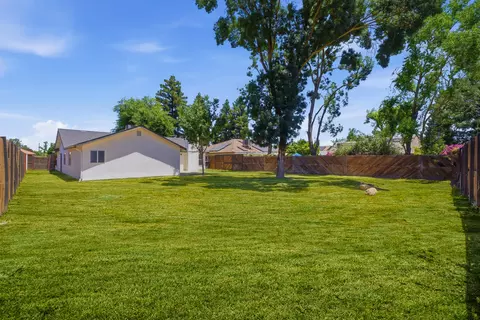 Exterior - 1345 E Vine Ct, Visalia, CA 93292 photo 8 of 8