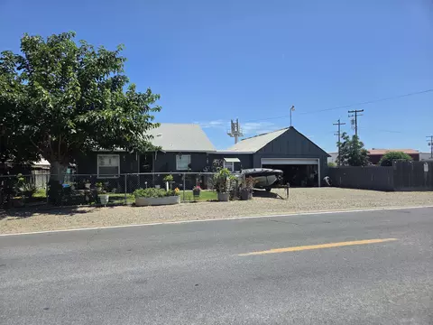 34442 Millwood Dr, Woodlake, CA 93286
