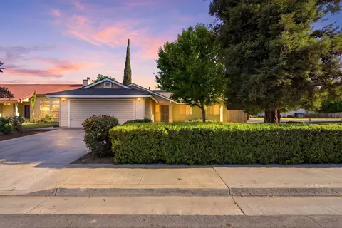 1215 Bentley Dr, Corcoran, CA 93212