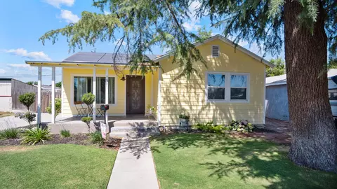 1805 Kenmore Dr W, Fresno, CA 93703