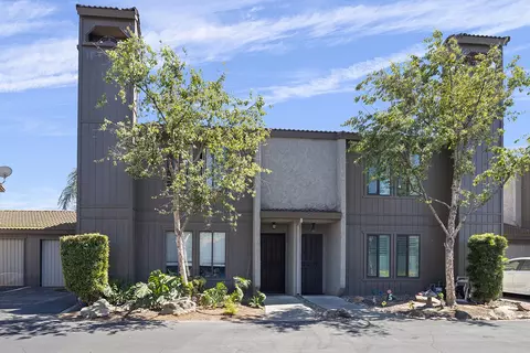 867 Greenfield Ave, Hanford, CA 93230