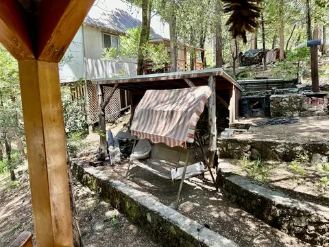 Exterior - 498 Brook Dr, Springville, CA 93265 photo 5 of 9