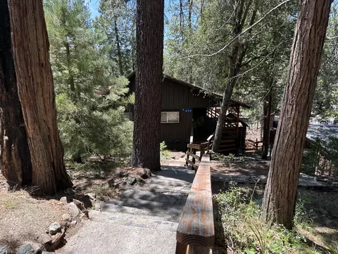 Exterior - 498 Brook Dr, Springville, CA 93265 photo 8 of 9