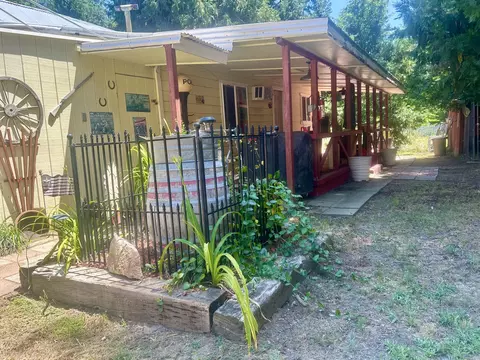 44079 Pine Flat Dr, California Hot Springs, CA 93207