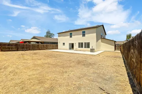 Exterior - 935 E Cameron Ave, Visalia, CA 93292 photo 6 of 15