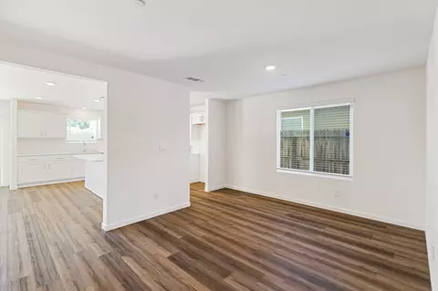 Living - 935 E Cameron Ave, Visalia, CA 93292 photo 3 of 4