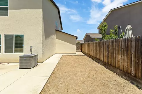 Exterior - 935 E Cameron Ave, Visalia, CA 93292 photo 11 of 15