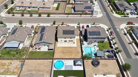View/Area - 935 E Cameron Ave, Visalia, CA 93292 photo 3 of 4