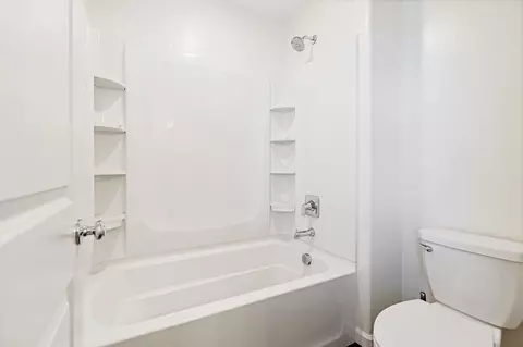 Bath - 935 E Cameron Ave, Visalia, CA 93292 photo 5 of 5