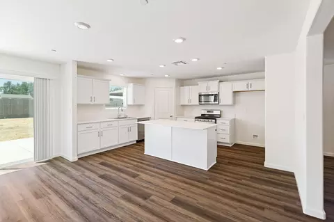 Kitchen - 935 E Cameron Ave, Visalia, CA 93292 photo 2 of 4