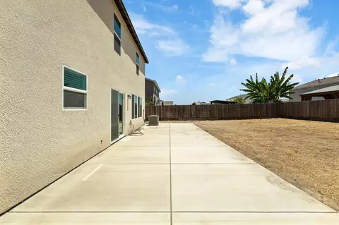 Exterior - 935 E Cameron Ave, Visalia, CA 93292 photo 10 of 15