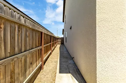 Exterior - 935 E Cameron Ave, Visalia, CA 93292 photo 12 of 15