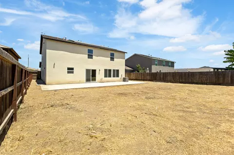 Exterior - 935 E Cameron Ave, Visalia, CA 93292 photo 7 of 15