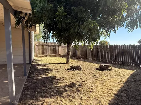 Exterior - 103 E Firebaugh Ave, Exeter, CA 93221 photo 6 of 6