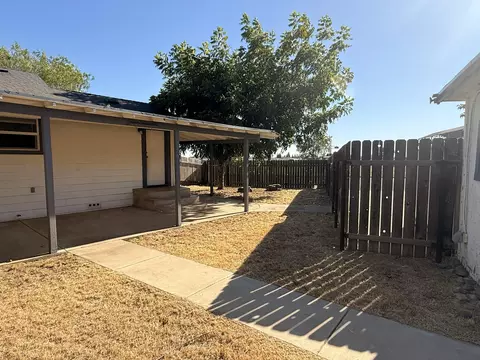 Exterior - 103 E Firebaugh Ave, Exeter, CA 93221 photo 5 of 6