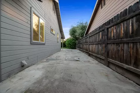 Exterior - 504 Lone Oak Ct, Exeter, CA 93221 photo 9 of 9