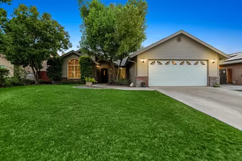 504 Lone Oak Ct, Exeter, CA 93221