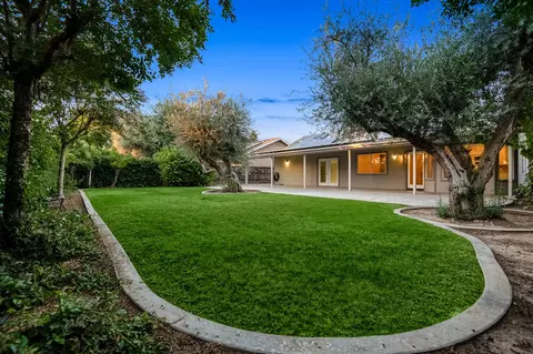 Exterior - 504 Lone Oak Ct, Exeter, CA 93221 photo 6 of 10