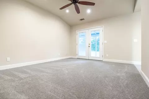 Bedroom - 504 Lone Oak Ct, Exeter, CA 93221 photo 1 of 4