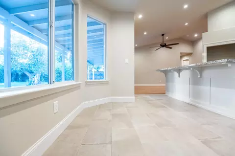 Entry Way - 504 Lone Oak Ct, Exeter, CA 93221 photo 3 of 6