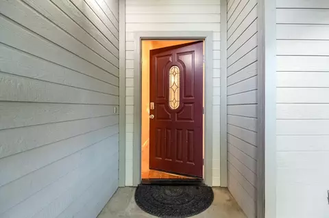 Entry Way - 504 Lone Oak Ct, Exeter, CA 93221 photo 1 of 6